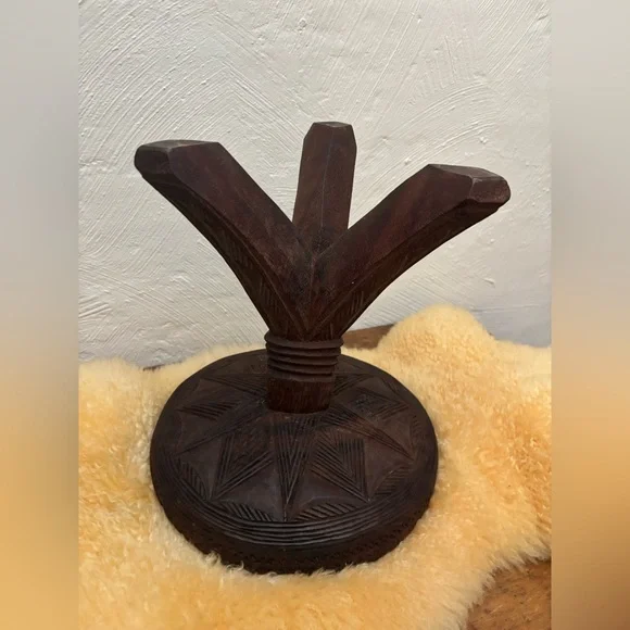 Antique African Igbo Stool - Picture 6 of 7